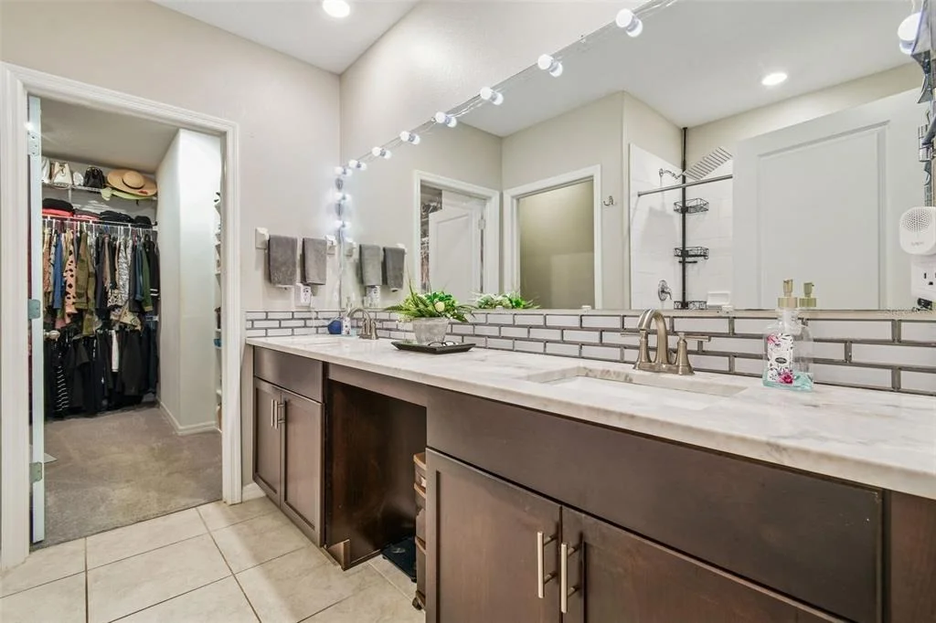Photo of 984 OLIVE CONCH STREET