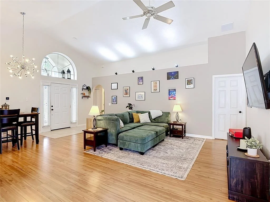 Photo of 335 REGENCY STREET