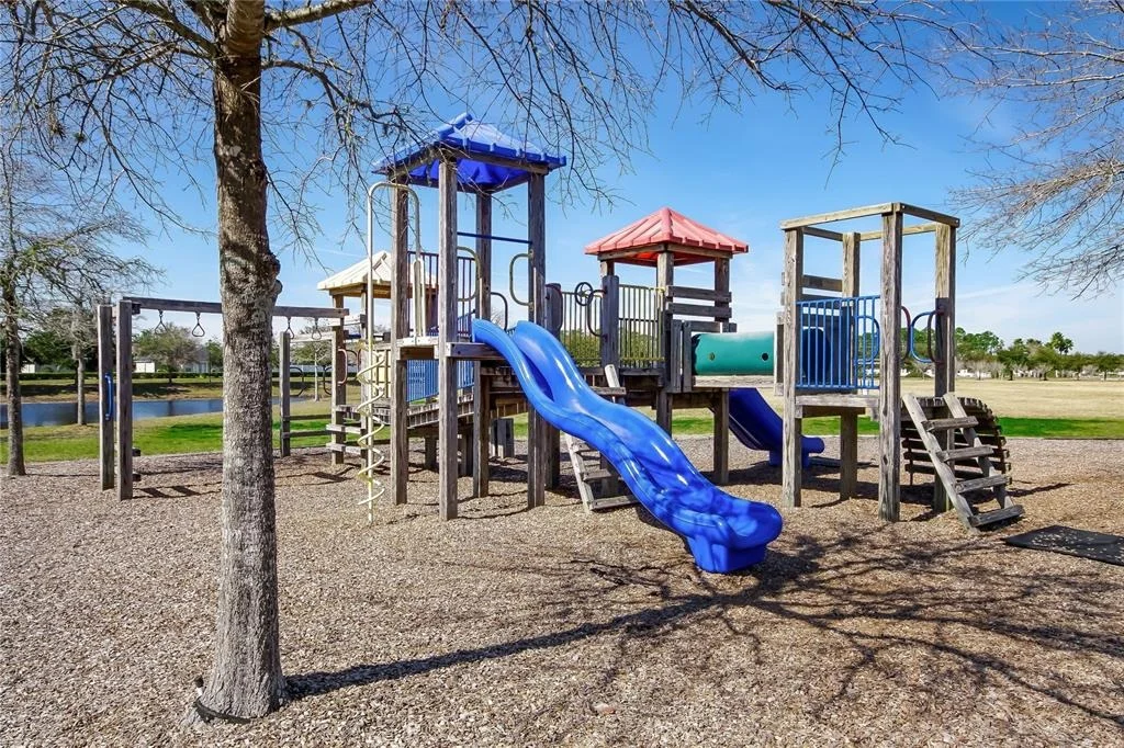 Photo of 332 WOODED CROSSING CIRCLE