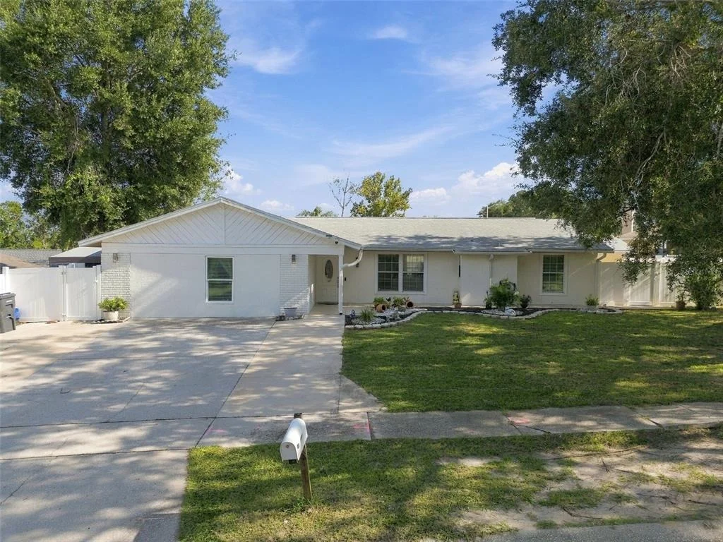 Photo of 1325 OAKCREST DRIVE