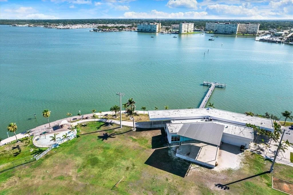 Photo of Unit E at 169 MEDALLION BOULEVARD