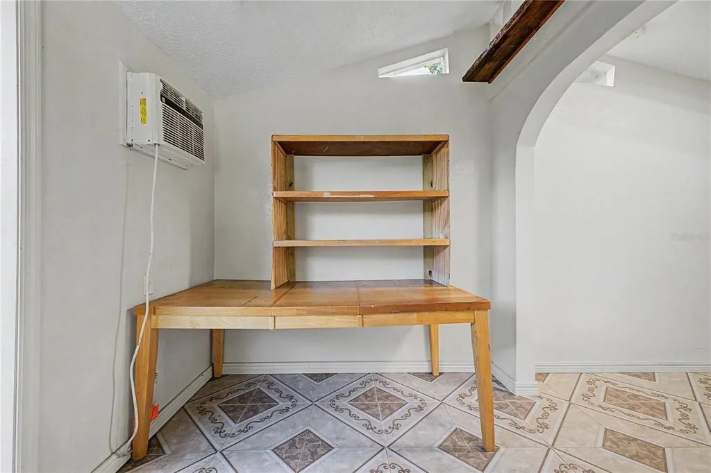 Photo of 1411 IVYDALE ROAD