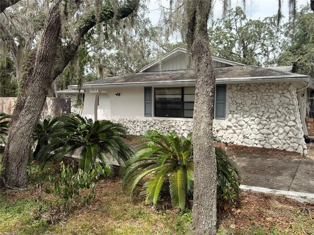 Photo of 18618 ANGLEWOOD DRIVE