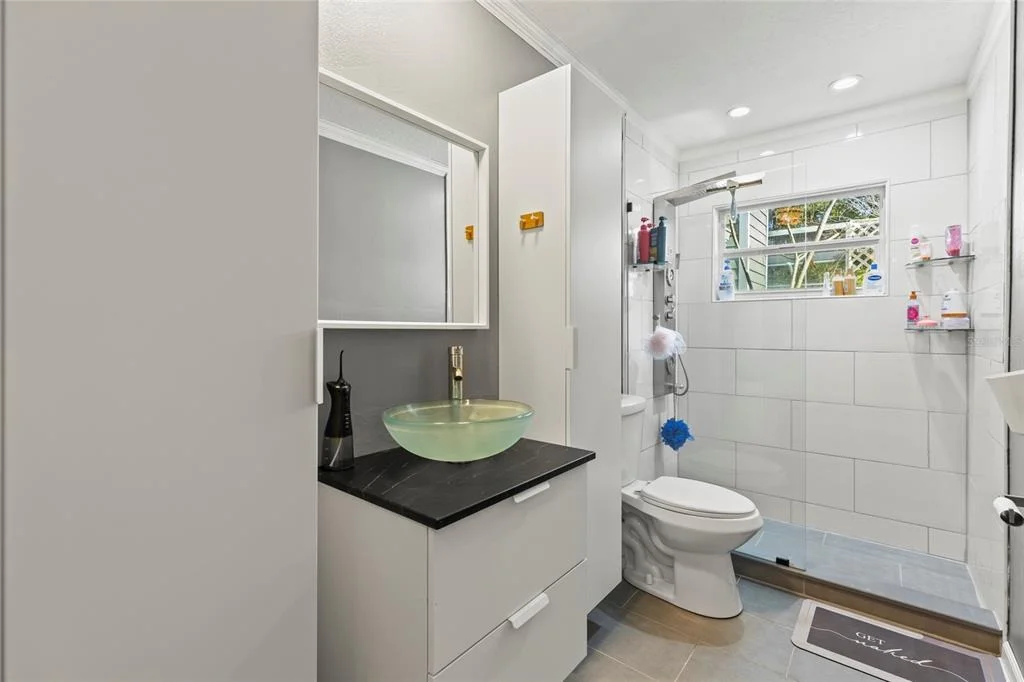 Photo of 5657 OCEANIC ROAD