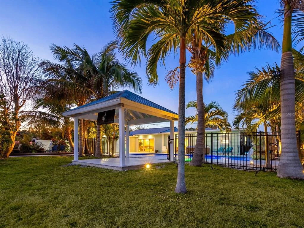 Photo of 221 LYCHEE ROAD