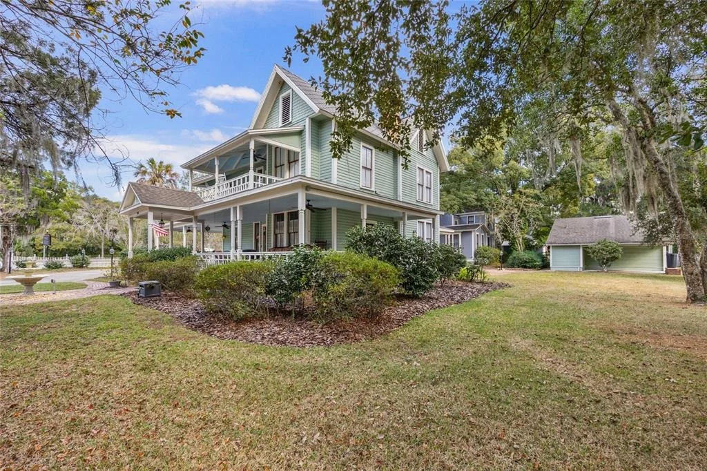 Photo of 205 SE 7TH STREET