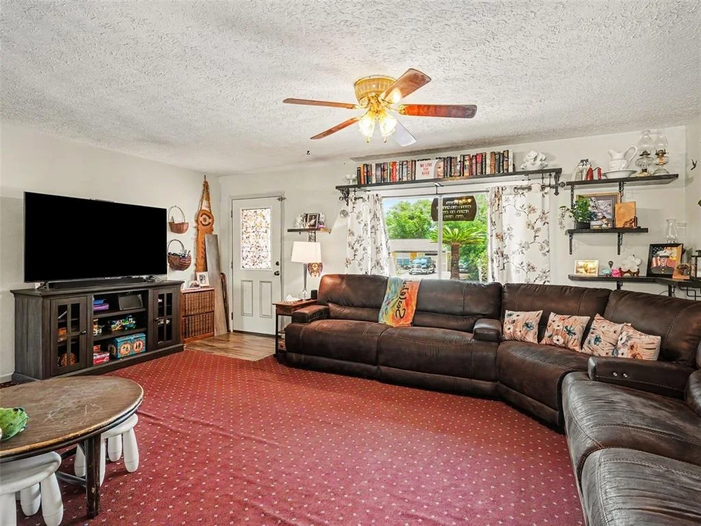 Photo of 11207 CREEKVIEW DR
