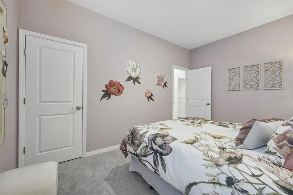 Photo of 1092 CLAY BOULEVARD