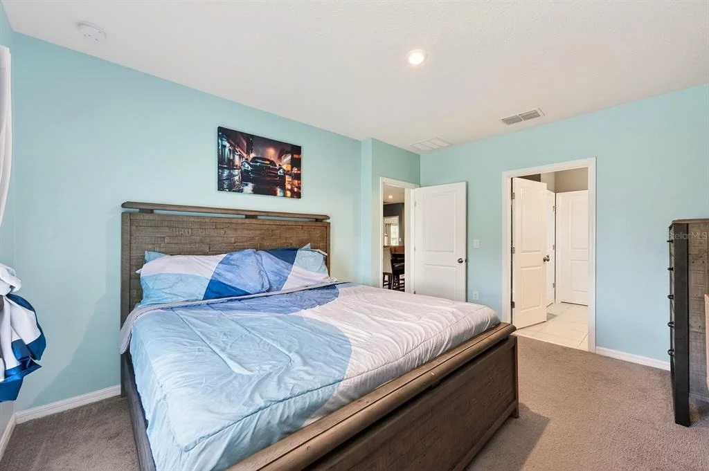Photo of 596 MEADOW BEND DRIVE