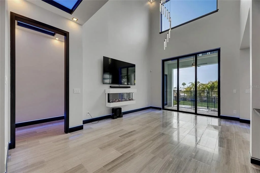Photo of 6528 SIMONE SHORES CIRCLE