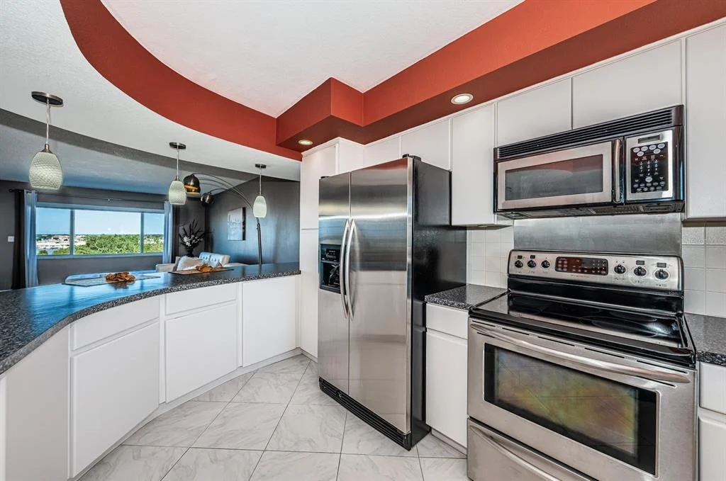 Photo of Unit 604 at 4725 COVE CIRCLE