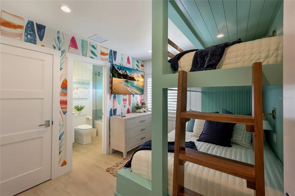 Photo of 6401 MARINA DRIVE