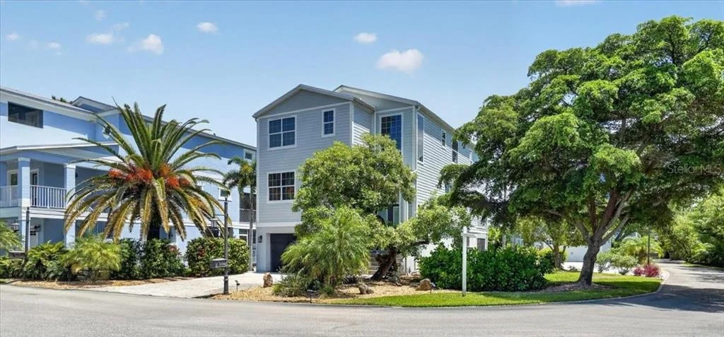 Photo of 6330 LAGUNA DRIVE