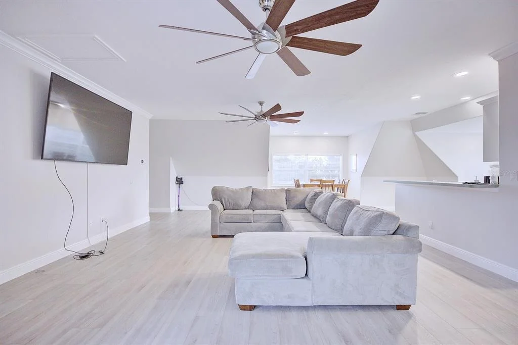 Photo of 492 SUNSET POINTE DRIVE