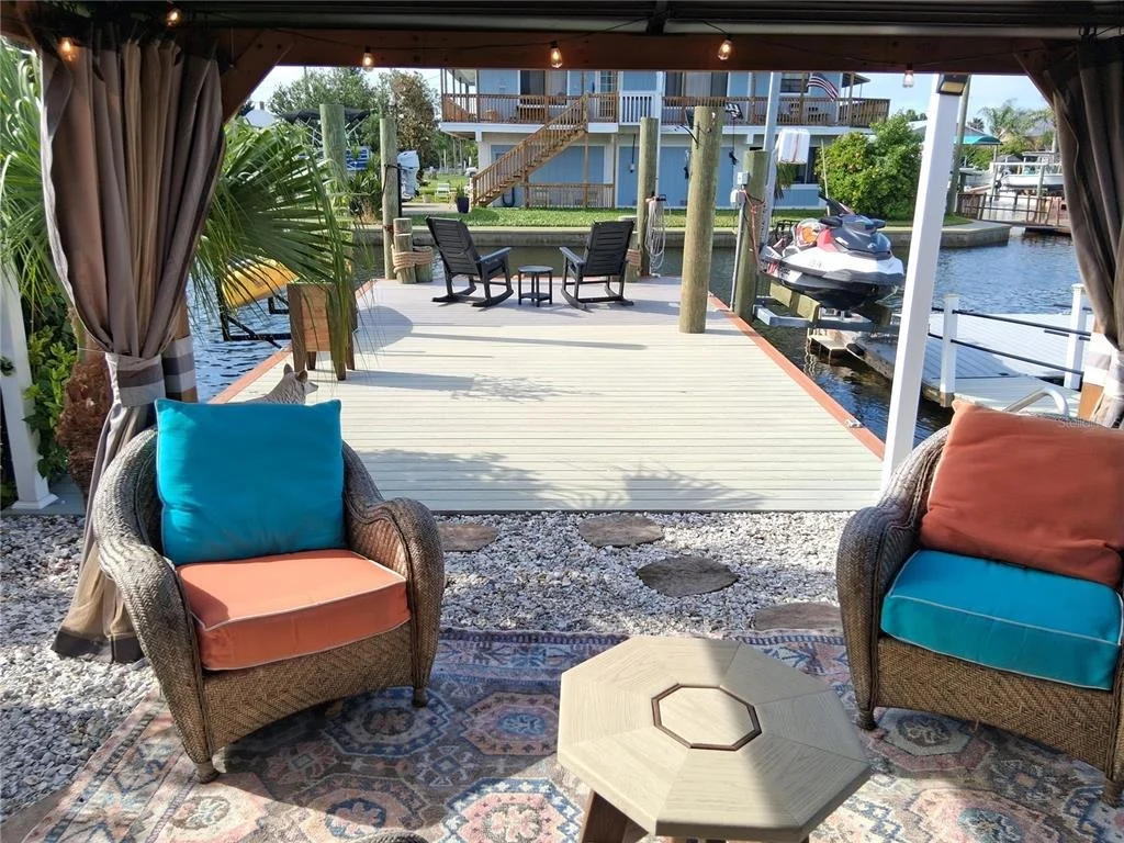Photo of 6424 BOATYARD DRIVE