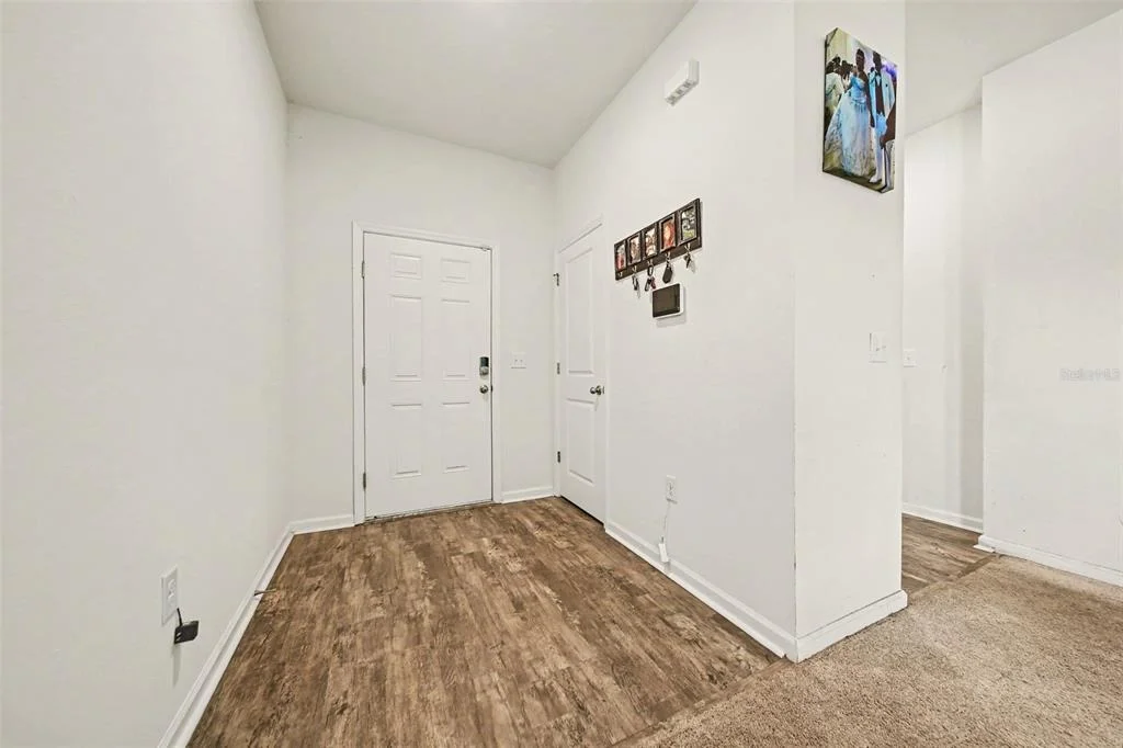 Photo of 1006 COMMUTER DR