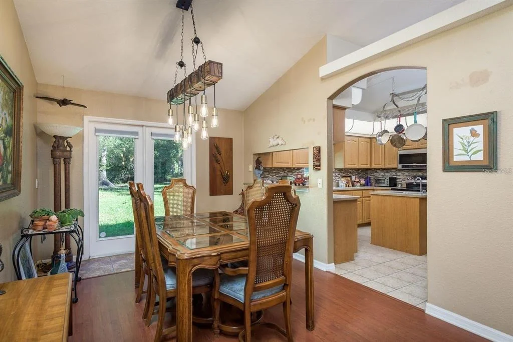 Photo of 7182 GRIFFIN ROAD