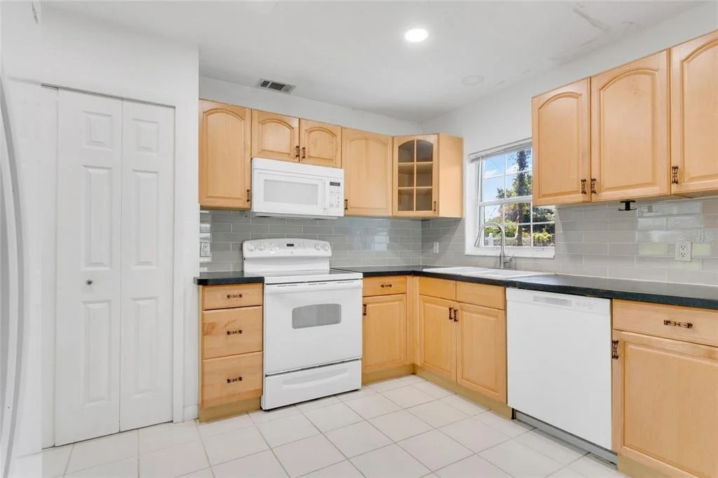 Photo of 2482 ROXBURY ROAD