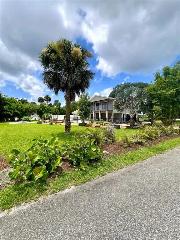 Photo of 1 HARRIS CIRCLE