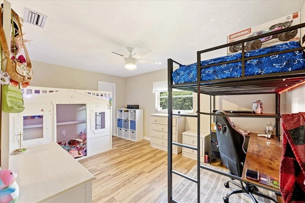 Photo of 413 SIGNORELLI DRIVE