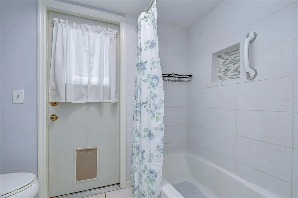 Photo of 1101 OAKRIDGE MANOR DRIVE