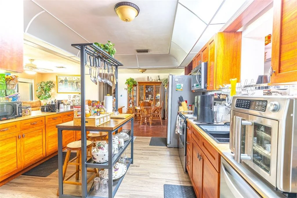 Photo of 305 CLOVERLEAF ROAD