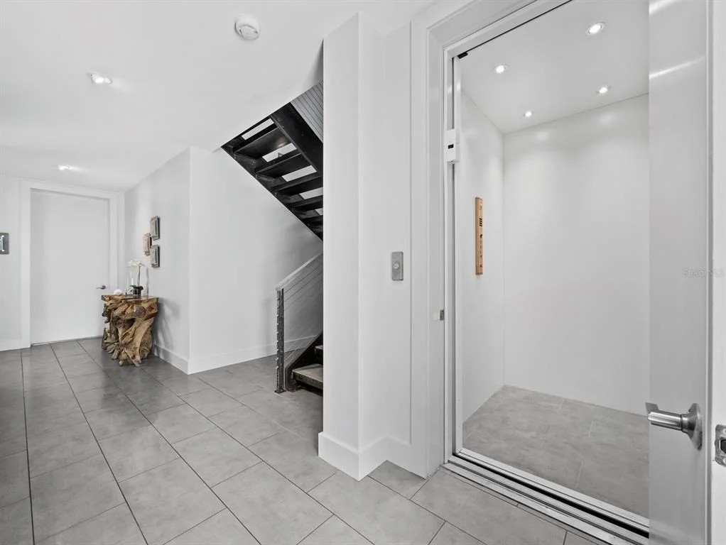 Photo of 471 ISLAND CIRCLE