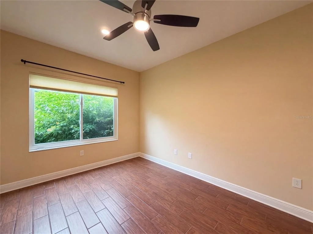 Photo of 1121 THORNBURY DRIVE