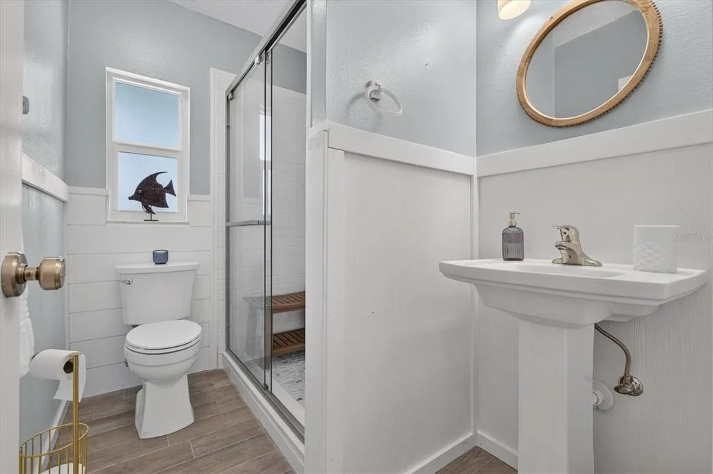 Photo of 6086 ISLAND DRIVE