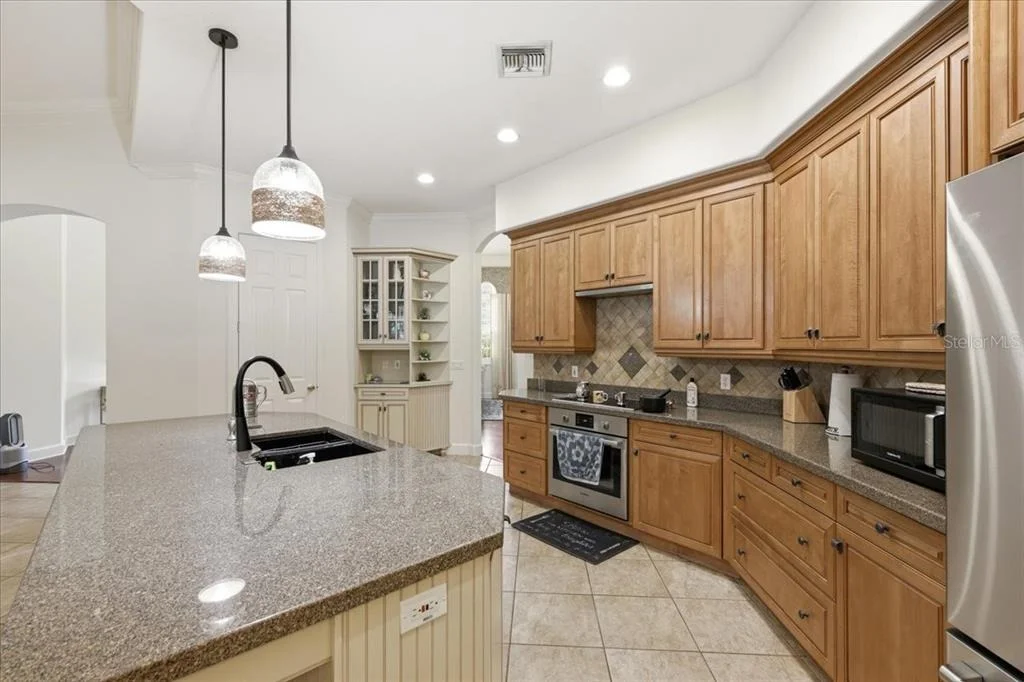 Photo of 6124 FOXFIELD COURT