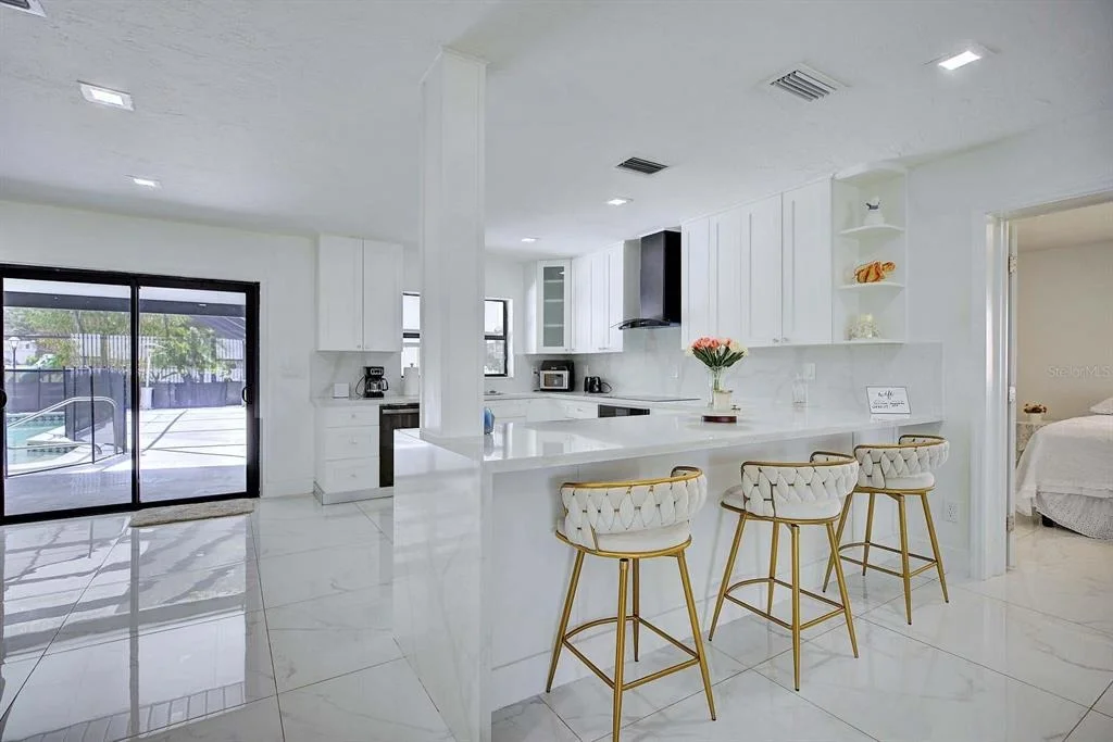 Photo of 4160 LAKEVIEW DRIVE