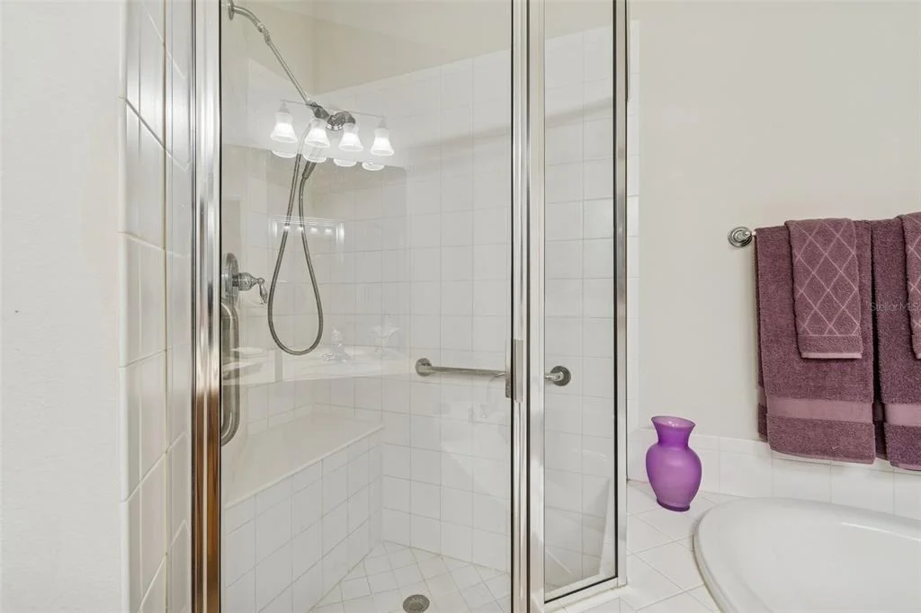 Photo of 894 LANTERN WAY