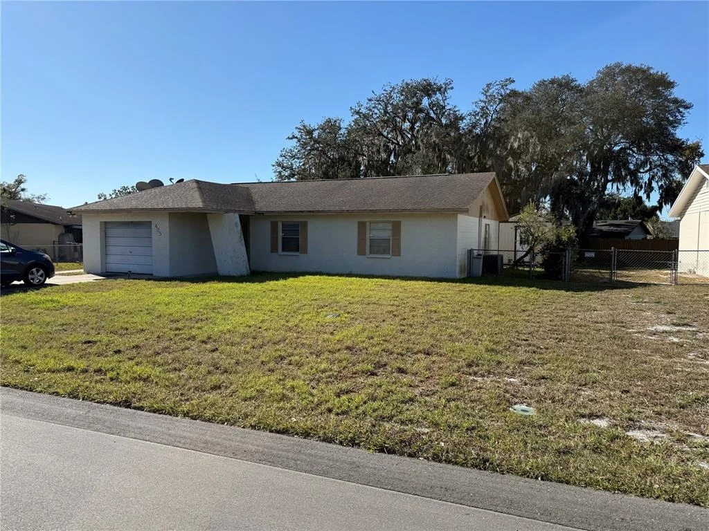 Photo of 405 HICKORY LANE