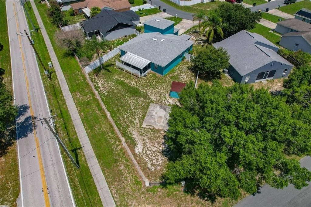 Photo of 372 LAKE DAISY CIR