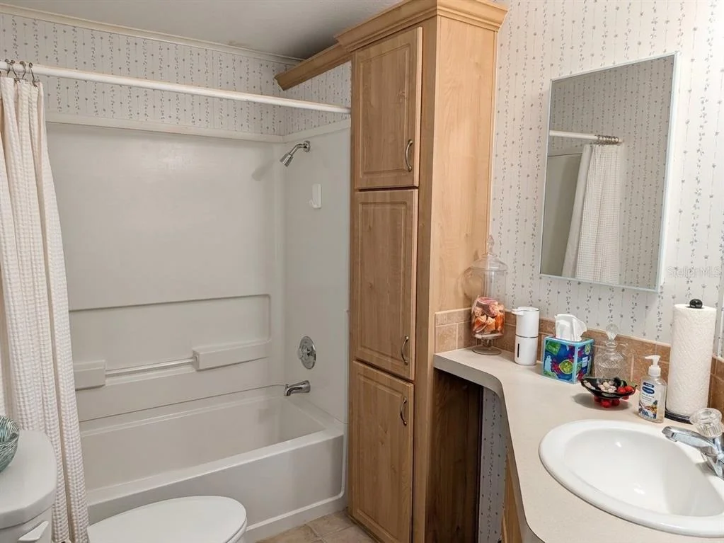 Photo of 34709 LAKE DRIVE N