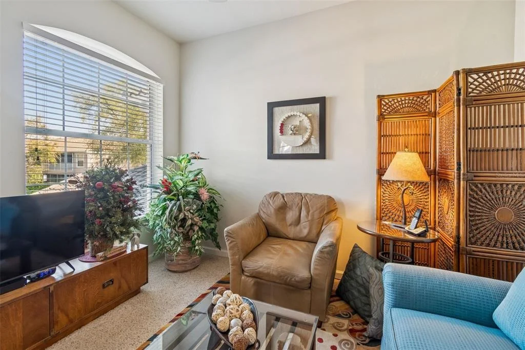 Photo of 894 LANTERN WAY