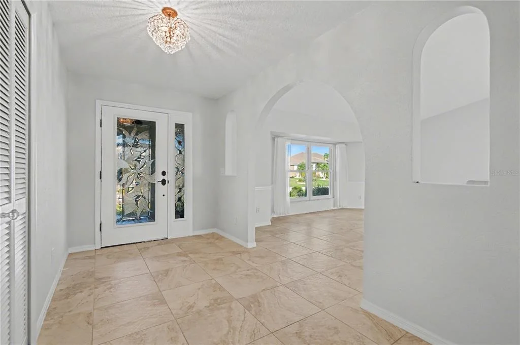 Photo of 1119 VIA FORMIA