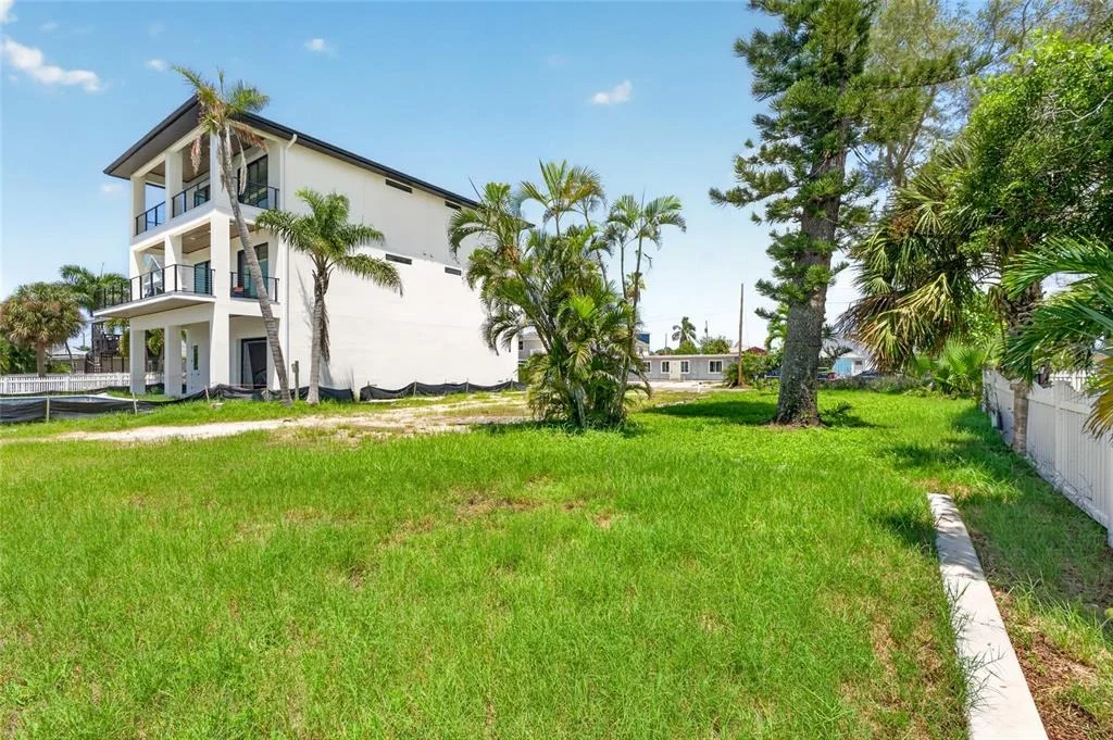 Photo of 331 BOCA CIEGA DRIVE