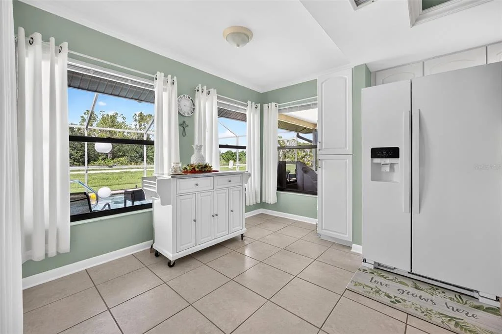Photo of 25454 PALISADE ROAD