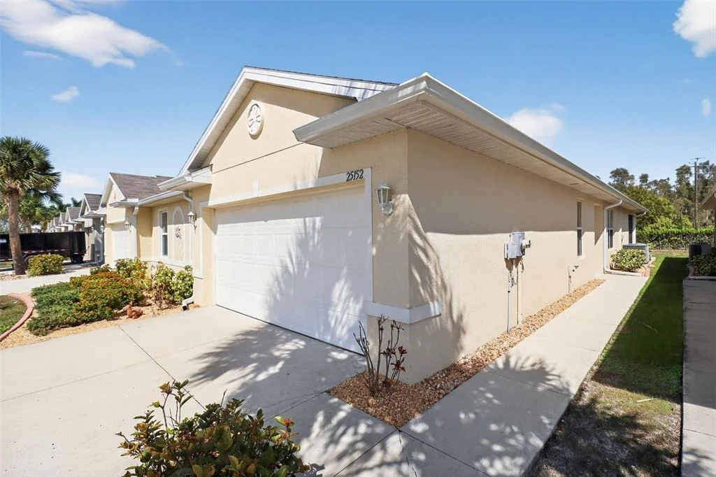 Photo of 25152 E LENOX CIRCLE