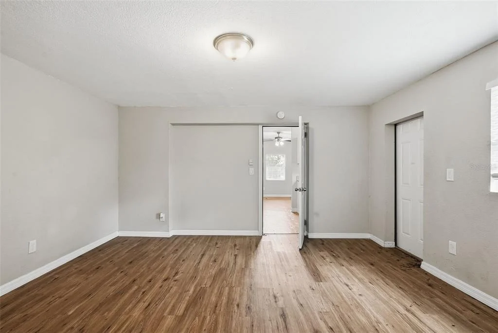 Photo of 6138 OAKCREST CIRCLE