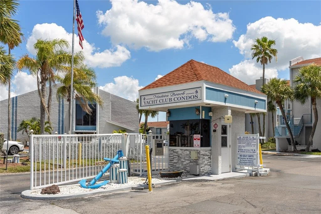 Photo of Unit H at 159 MEDALLION BOULEVARD