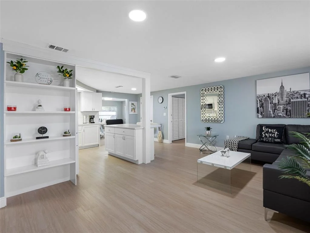 Photo of 1036 VIKING DRIVE