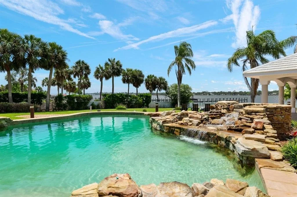 Photo of 626 RIVERSIDE DRIVE