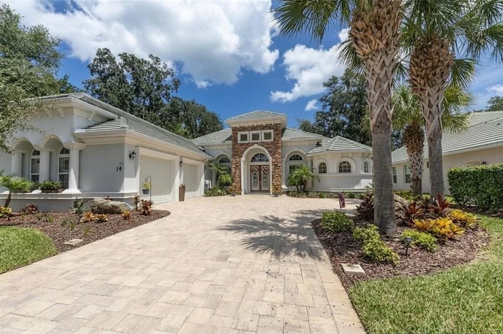 Photo of 14 LONGVIEW WAY N