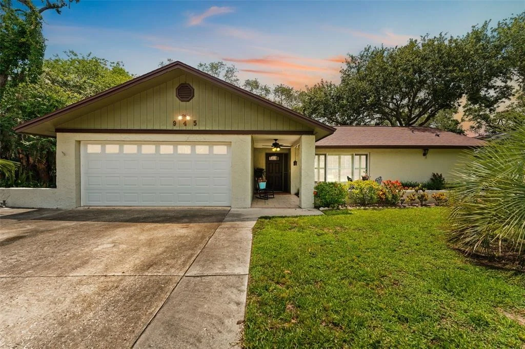 Photo of 945 WINDING OAKS DRIVE