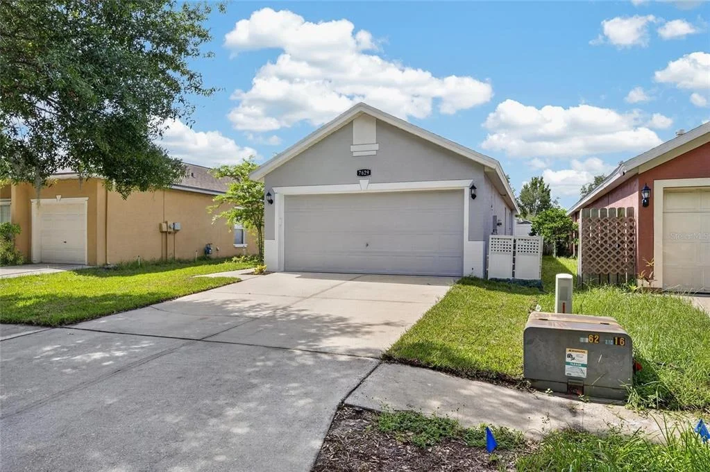 Photo of 7629 DEVONBRIDGE GARDEN WAY