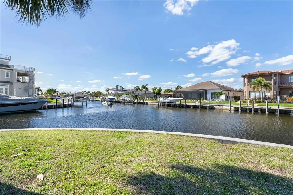 Photo of 2194 BAYOU ROAD