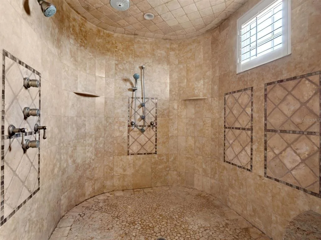Photo of 1423 HILLVIEW DRIVE