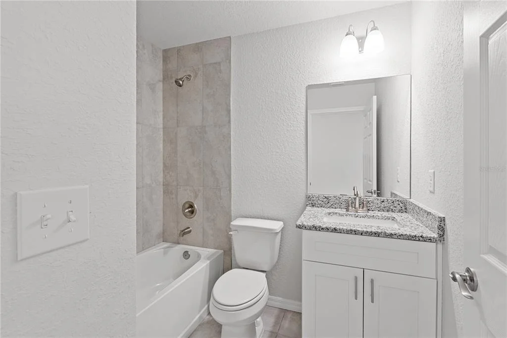 Photo of Unit B at 607 SE 4TH DRIVE